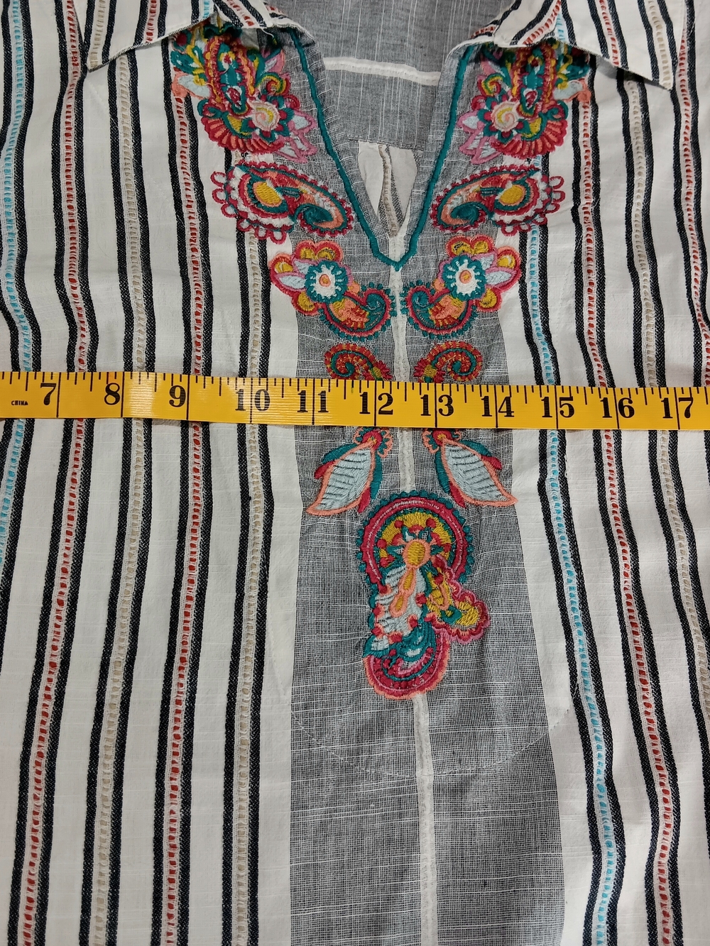 Soft Surroundings Size 1X Gray White Striped Embroidered Aruba Boho Tunic - Picture 6 of 13
